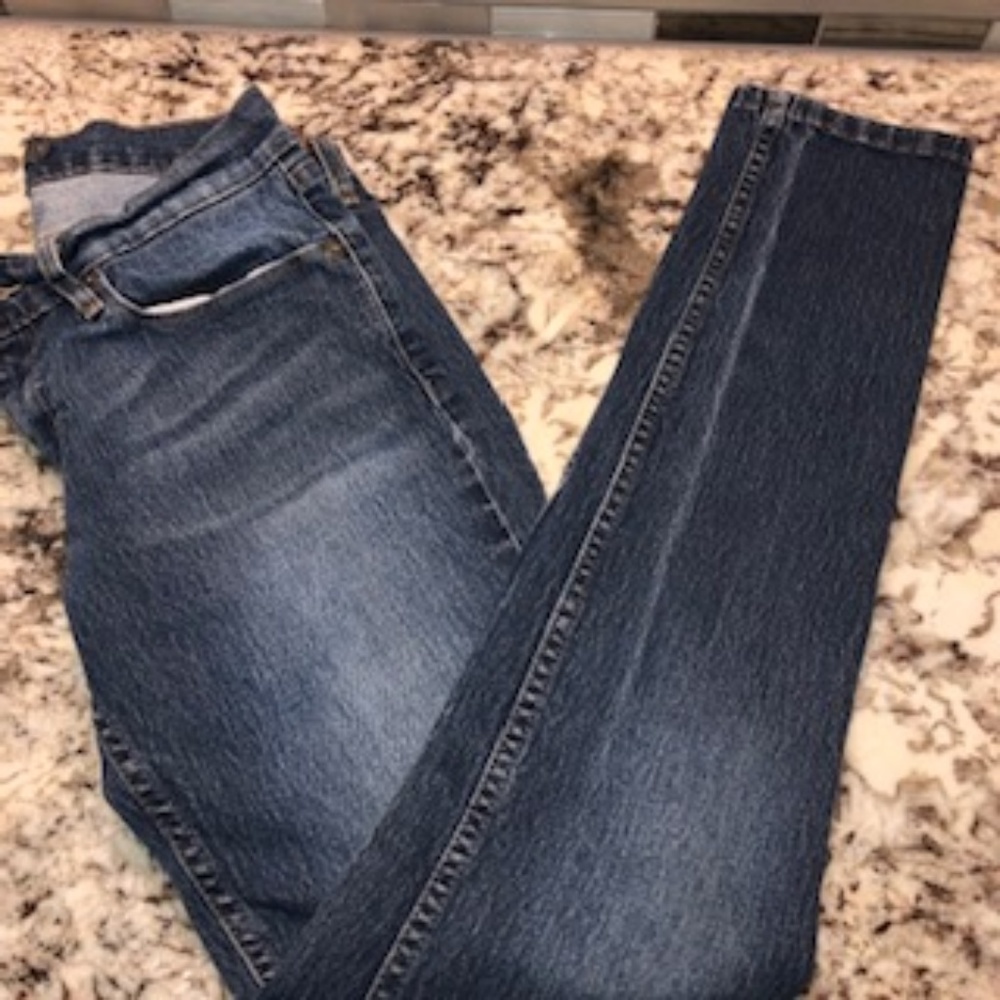 Levi Skinny Jeans size 5 Dark Wash